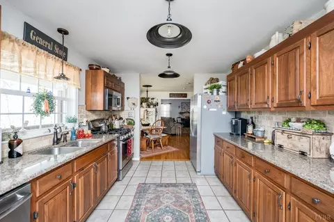 375 E Perch Rd, Monroe, VA 24574 photo 8