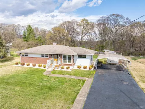 155 Woodland Dr, Madison Heights, VA 24572