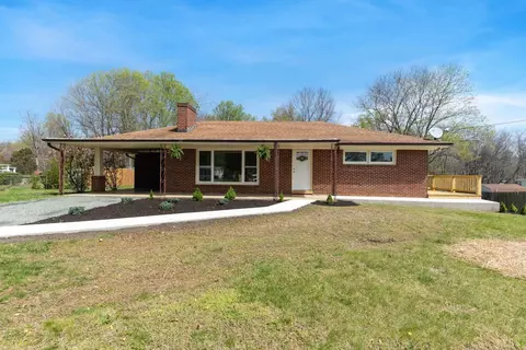 185 Maple Dr, Madison Heights, VA 24572