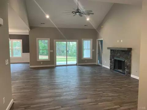 1269 Gladden Cir, Forest, VA 24551 photo 3
