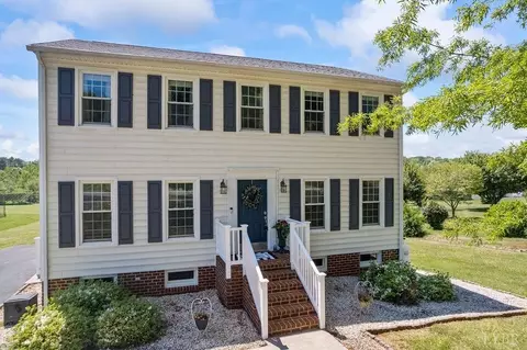 192 Hunt Club Dr, Madison Heights, VA 24572