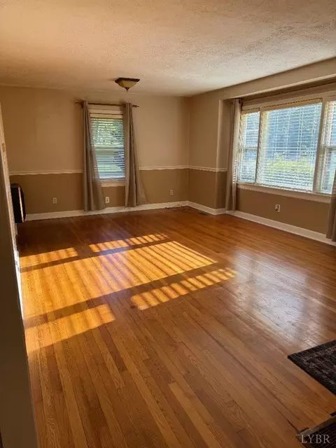 1359 Redfields Rd, Appomattox, VA 24522 photo 5