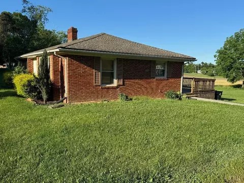 1359 Redfields Rd, Appomattox, VA 24522 photo 2