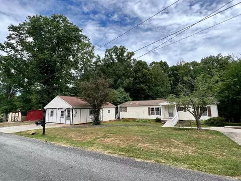 170 Woodvue Dr, Madison Heights, VA 24572