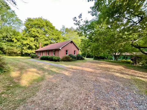 103 Flood St, Madison Heights, VA 24572
