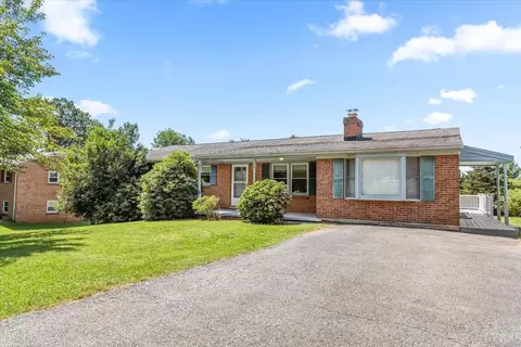 140 Lee Dr, Madison Heights, VA 24572
