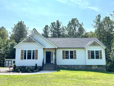 246 Mansfield Dr, Madison Heights, VA 24572