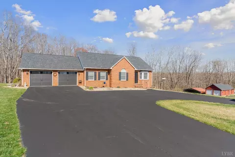 405 Ewers Ln, Madison Heights, VA 24572