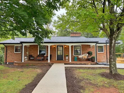 561 Oak Grove Dr, Madison Heights, VA 24572