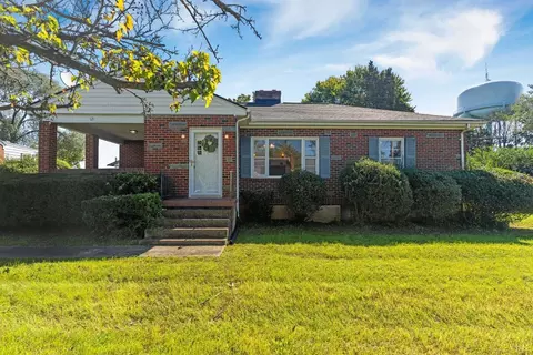 121 Forbes St, Madison Heights, VA 24572