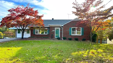 206 Seminole Dr, Madison Heights, VA 24572