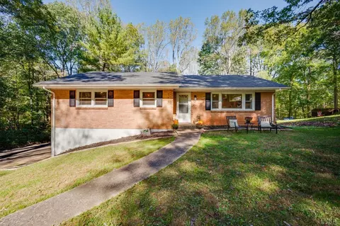 177 Lamont Cir, Madison Heights, VA 24572