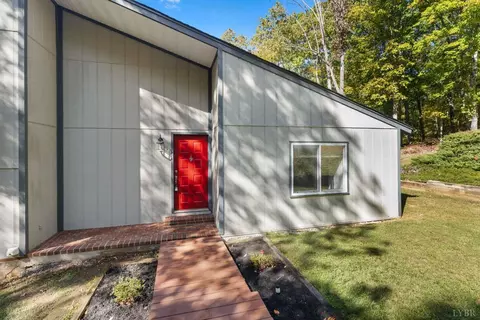 594 Viewmont Dr, Evington, VA 24550 photo 3
