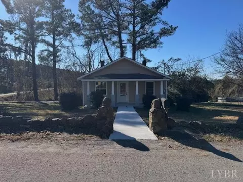 103 W End, Brookneal, VA 24528