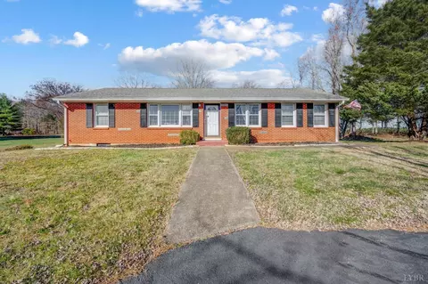 6138 Village Hwy, Lynchburg, VA 24504