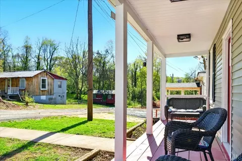 136 A St, Monroe, VA 24574 photo 3