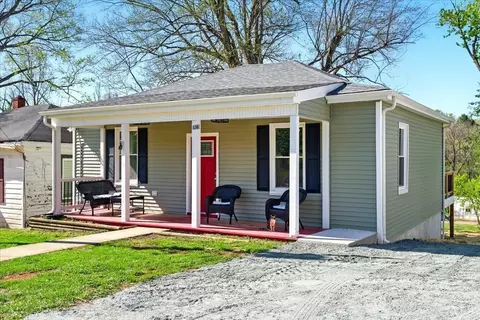 136 A St, Monroe, VA 24574 photo 2