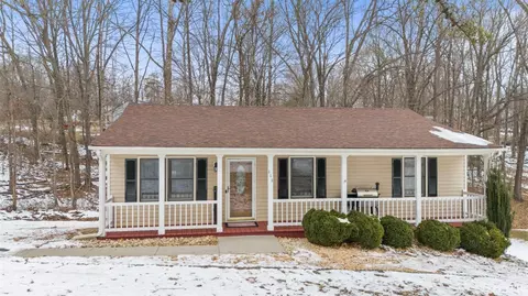 111 Longwood Pl, Madison Heights, VA 24572