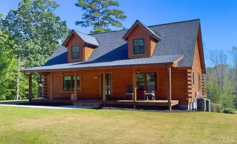 182 Graham Creek Rd, Madison Heights, VA 24572