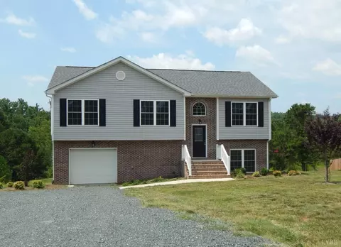 252 Oak Spring Ln, Madison Heights, VA 24572