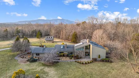 218 Hans Hill Dr, Madison Heights, VA 24572