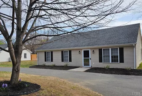 305 Lakeview Dr, Madison Heights, VA 24572