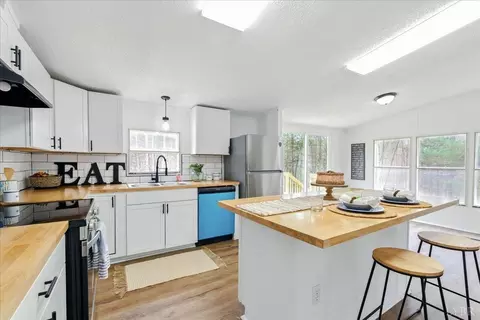 330 Bloxsom Rd, Callands, VA 24530 photo 9