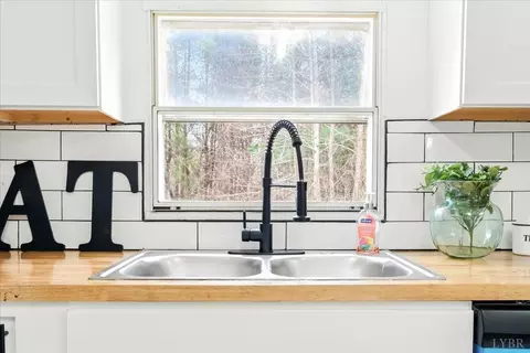 330 Bloxsom Rd, Callands, VA 24530 photo 14