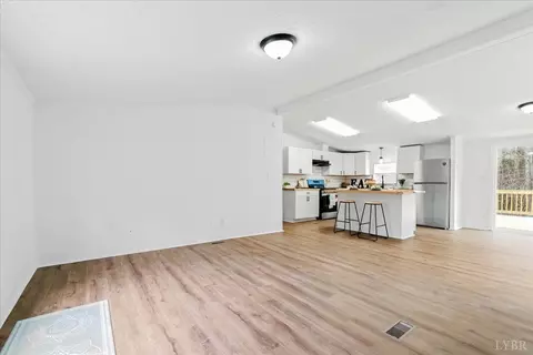 330 Bloxsom Rd, Callands, VA 24530 photo 16