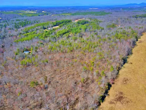 2 Watt Abbitt Rd, Appomattox, VA 24522