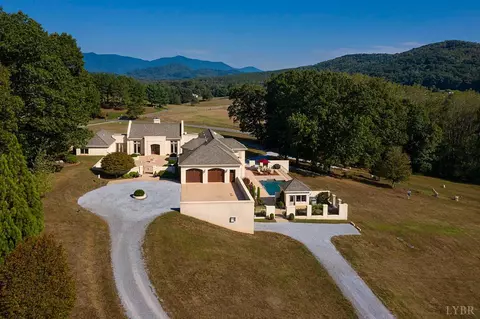 1209 Sycamore Creek Dr, Goode, VA 24556