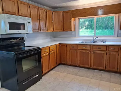 6019 Wards Rd, Evington, VA 24550 photo 2