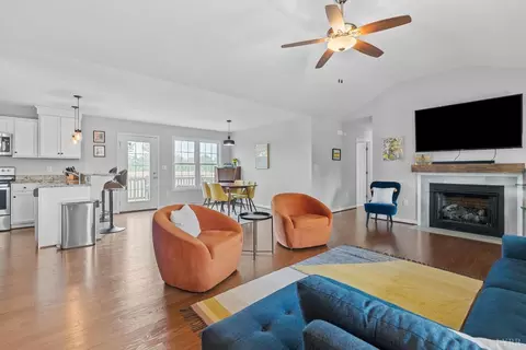 365 Beeks Ln, Spout Spring, VA 24593 photo 8