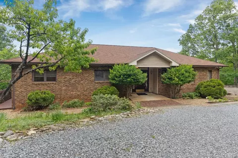 885 Cresthill Rd, Lynchburg, VA 24504