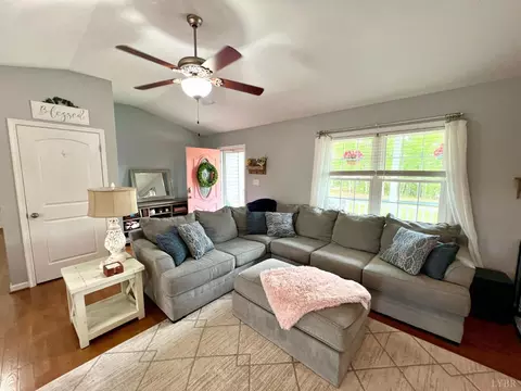 605 Beeks Ln, Spout Spring, VA 24593 photo 10