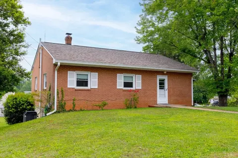 172 Phelps Rd, Madison Heights, VA 24572