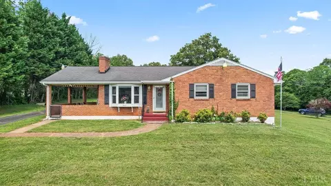 947 Dixie Airport Rd, Madison Heights, VA 24572