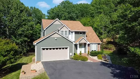90 Mt Vista Dr, Lynchburg, VA 24504