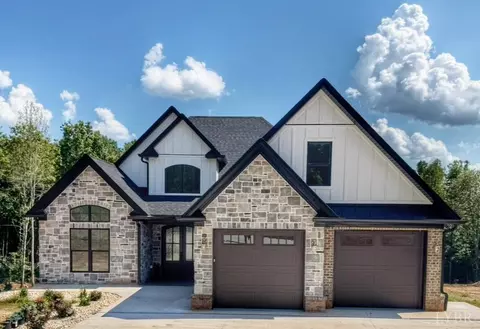 9798 Stonewall Rd, Appomattox, VA 24522