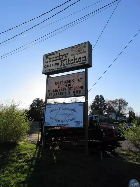 1527 E Lynchburg Salem Tpke, Bedford, VA 24523