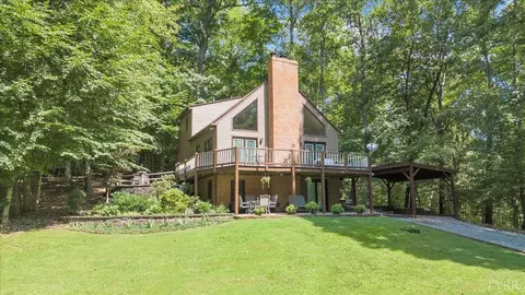 301 Eastview Dr, Madison Heights, VA 24572