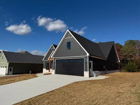1045 Cedar Tree Ln, Forest, VA 24551 photo 3