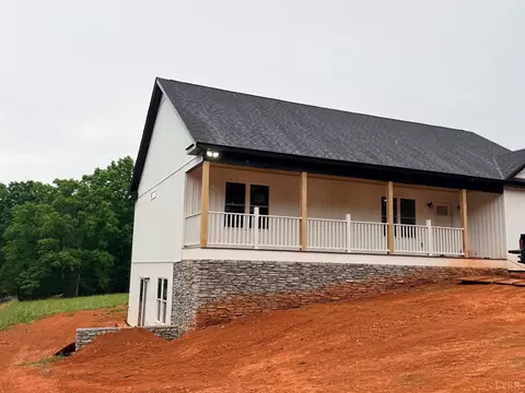 15885 Wyatts Way, Huddleston, VA 24104