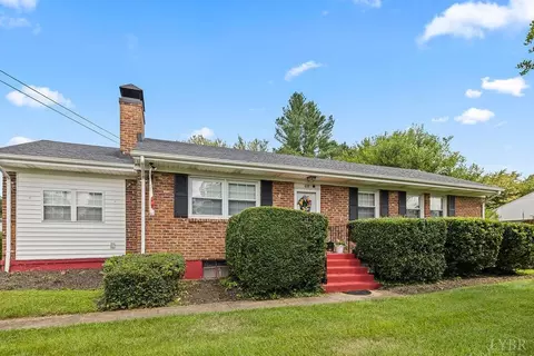 618 Hayes Dr, Lynchburg, VA 24502