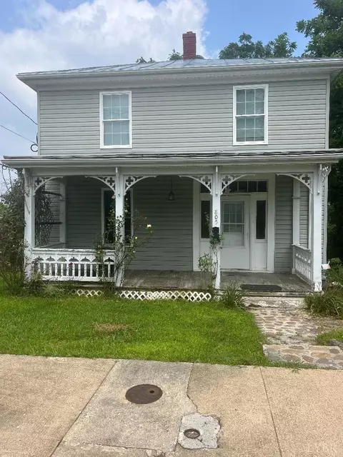 805 Sudbury St, Staunton, VA 24401