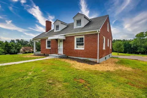436 Woodys Lake Rd, Madison Heights, VA 24572