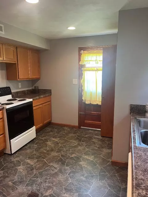 116 Frontier Rd NE, Roanoke, VA 24012 photo 6