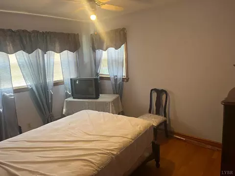 116 Frontier Rd NE, Roanoke, VA 24012 photo 9