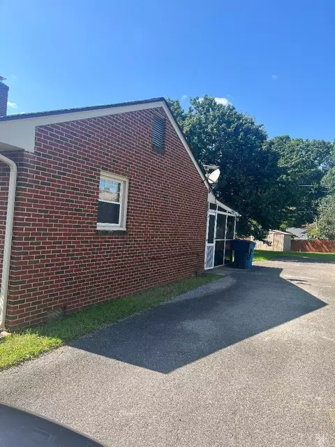 116 Frontier Rd NE, Roanoke, VA 24012 photo 3