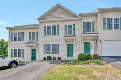 6806 Village Green Dr, Roanoke, VA 24019